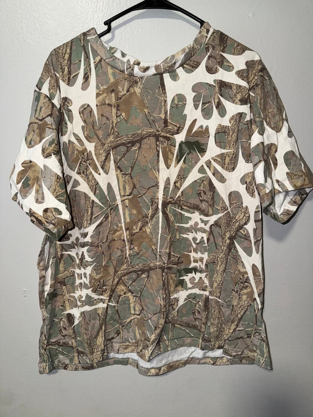 Rebel Venomwear Green Brown Camo T-Shirt White Antler Graphic Crew Neck Short Sl